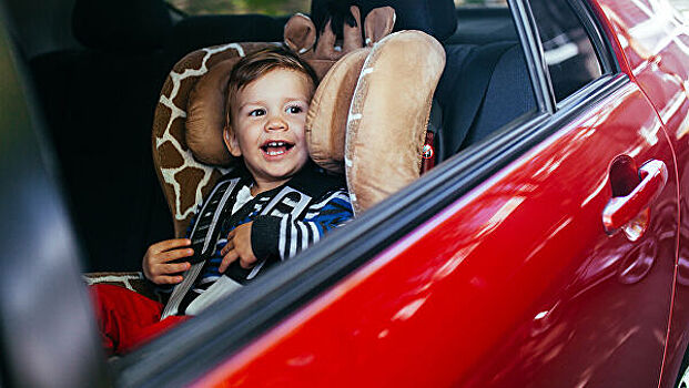 ГИБДД: детское автокресло не убережет ребенка, если за рулем водитель-лихач