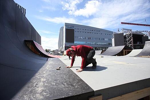 В Екатеринбурге заканчивают монтаж крупнейшего скейт-парка на Урале