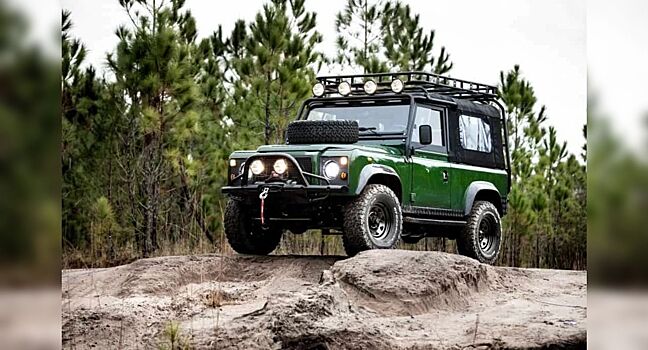 Американские тюнеры модернизировали версию Defender 90 от Land Rover