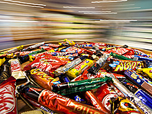 В шоколаде Nestle станет почти вдвое меньше сахара
