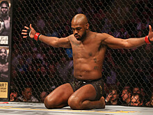 Джонс отказался от титула чемпиона UFC