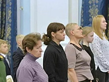 Александр Бурков вручил ордена Мужества семьям погибших в СВО