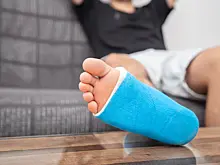 Врач рассказал, к чему может привести легкая травма при падении