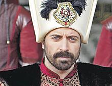 Пять красивых актеров из турецких сериалов, которые влюбили в себя российских зрительниц