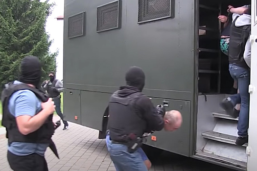 Задержанных под Минском россиян заключили под стражу