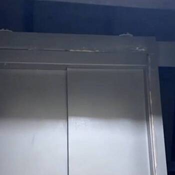 В российском городе лифт с детьми упал в премиум-новостройке