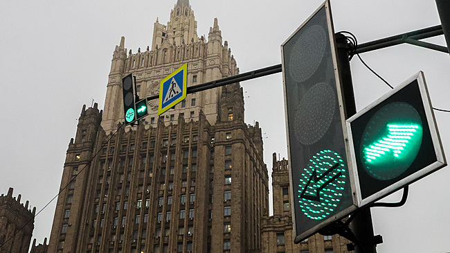 С 1 января 2026 года по всей России изменились правила работы светофоров