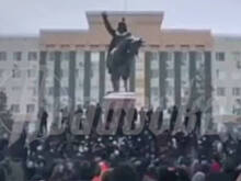 Между растянувшимися на три дня митингами в Казахстане и протестами в Беларуси поставили знак равно