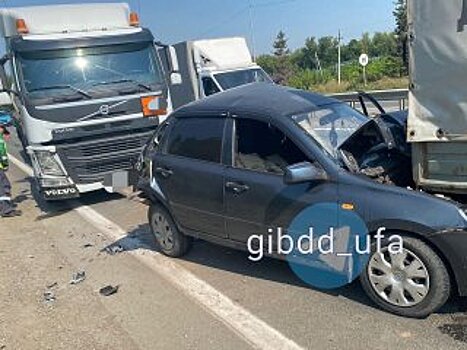 В массовом ДТП с бензовозом под Уфой пострадал водитель легковушки