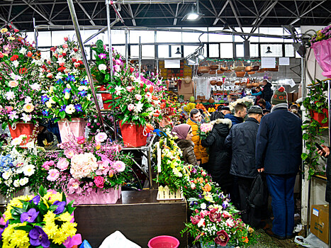 Россиянок поздравили с 8 марта из космоса, полыньи, на льду и в стиле милитари, а они просто хотят на отдых, но увы (ФОТО, ВИДЕО)