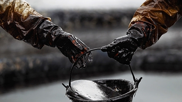 «Роснефть» начала закупки нефти в Ливии