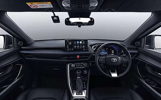 Компактный кроссовер Toyota получил новую версию и стал похож на старшие модели