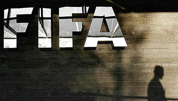Член совета ФИФА покинул организацию после обвинений в коррупции