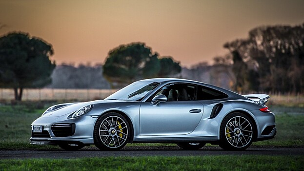 Новый Porsche 911 представят осенью