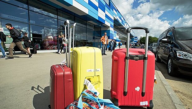 Минкурортов Крыма просит туристов выезжать в аэропорт Симферополя заранее