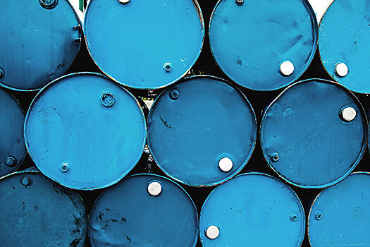 Инвесторы обрушили цены на нефть