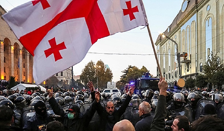 Последнее прибежище негодяев. Саакашвили уличили в организации акции оппозиции в Грузии