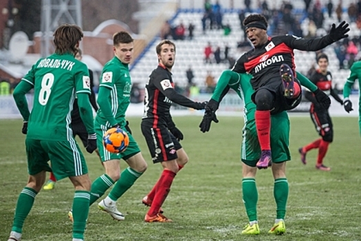 Футбольные клубы из Урала и Сибири посчитали ненужными для РФПЛ