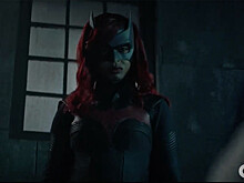 Канал The CW решил закрыть "Бэтвумен" и "Легенды завтрашнего дня"