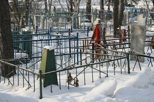 Вандал в Уфе разрушил памятник на Касимовском кладбище