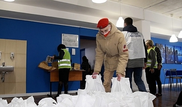 В Волгоград поступила гуманитарная помощь для беженцев из Донбасса