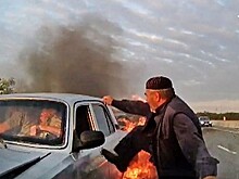 В Ингушетии наградили спасшего людей из горящего авто героя