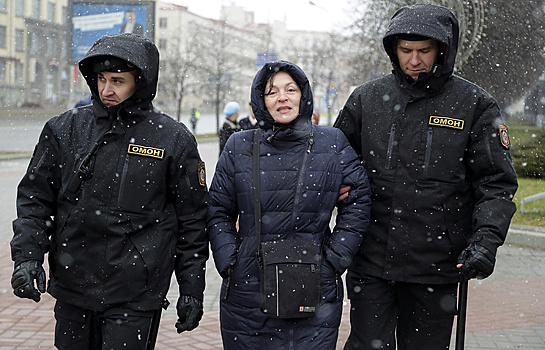 Силовики провели задержания в центре Минска