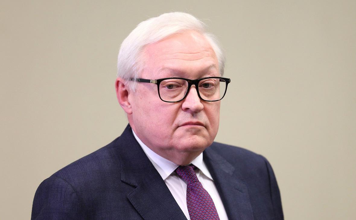 Путин продлил срок госслужбы замглавы МИД РФ Рябкову