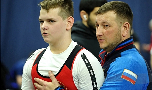 Юный волгоградец взял три золота на всероссийском первенстве по тяжелой атлетике