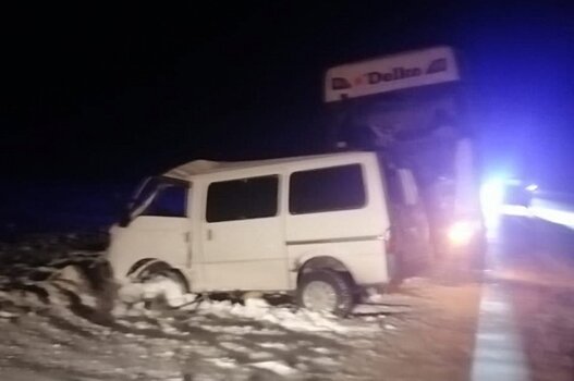 Водитель Mazda погиб в ДТП с большегрузом на трассе в Новосибирской области