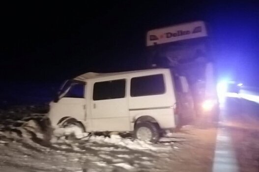 Водитель Mazda погиб в ДТП с большегрузом на трассе в Новосибирской области