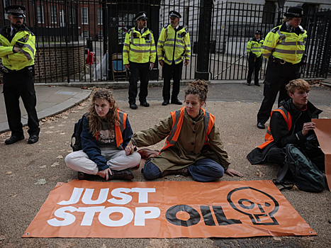 Глава МВД Британии назвала протестующих климатических деятелей “экоидиотами”