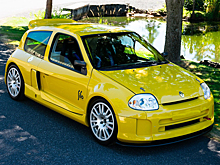 Редкий гоночный Renault Clio V6 ушел с молотка по цене нового Lexus ES