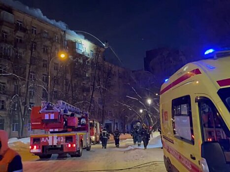 Пожар в жилом доме на улице Черняховского в Москве полностью потушен