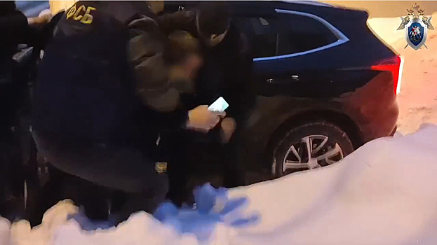 В Калуге федеральных дорожников арестовали за многомиллионную взятку