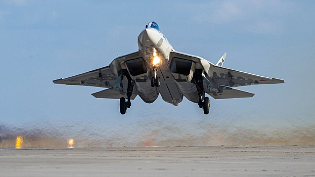 Новейший Су-57 показал себя в учебном бою с Су-35 в небе над Астраханью