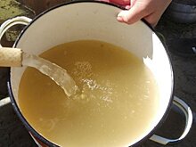 «Нам это село нужно. Мы хотим здесь жить». Жители Чернышевки добиваются восстановления водопровода и возвращения школы