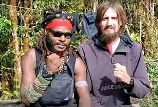 Папуасы-сепаратисты пообещали освободить взятого в плен год назад пилота