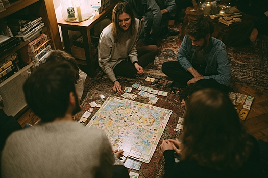 Атмосфера модерна и верблюды. В Омске пройдёт костюмированная презентация настолки про дореволюционный город