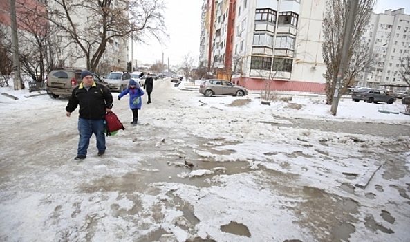 В Волгограде на Семи Ветрах прорвало канализацию