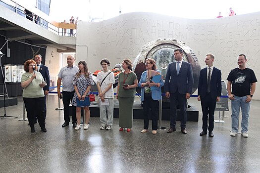 Глава администрации Калуги Юрий Моисеев посетил открытие выставки «Тайны зоркого сердца»