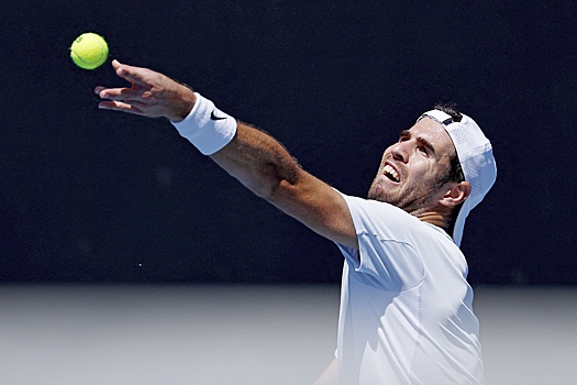 Хачанов не смог выйти в полуфинал Уимблдона