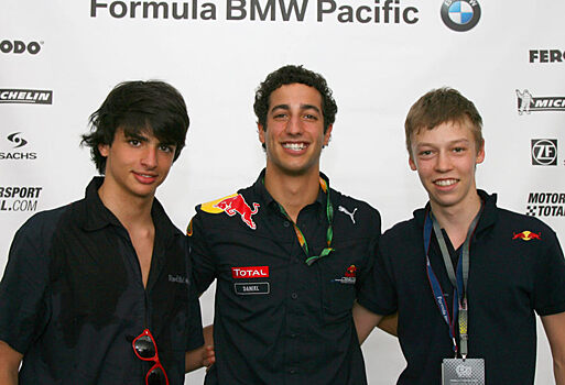 Как выглядели гонщики современной Формулы 1 в 2010 году