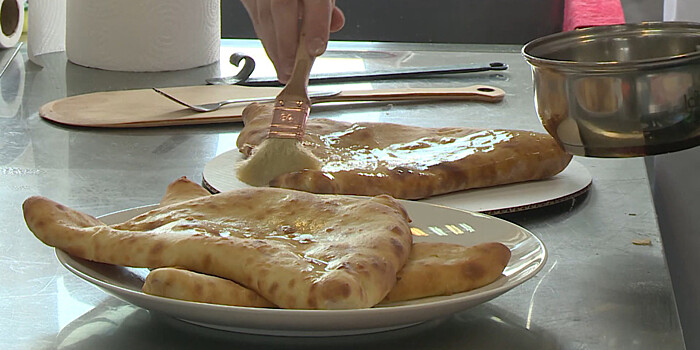 Конкурс поваров: студенты соревнуются в выпечке осетинских пирогов