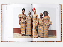 Дом моды Burberry представил первую книгу о своей истории