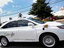 Два автомобиля-беспилотника едва избежали ДТП в Калифорнии