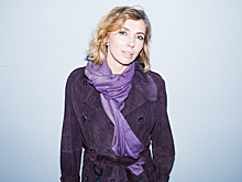Светлана Бондарчук, Лаура Джугелия и Анна Цуканова-Котт на премьере фильма «Афера по-английски»