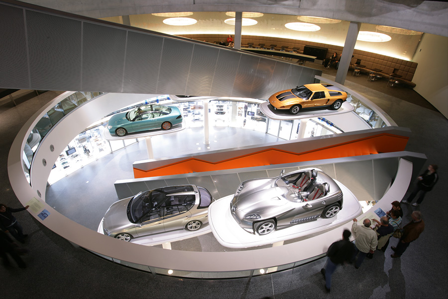 Музей Mercedes-Benz, Штутгарт, Германия