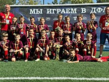10-летние футболисты из Калининграда посвятили победу тренеру, который не поехал на турнир из-за сердечного приступа