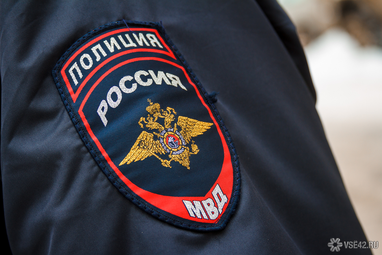 Полковник полиции из Санкт-Петербурга умер на работе после падения на кафель